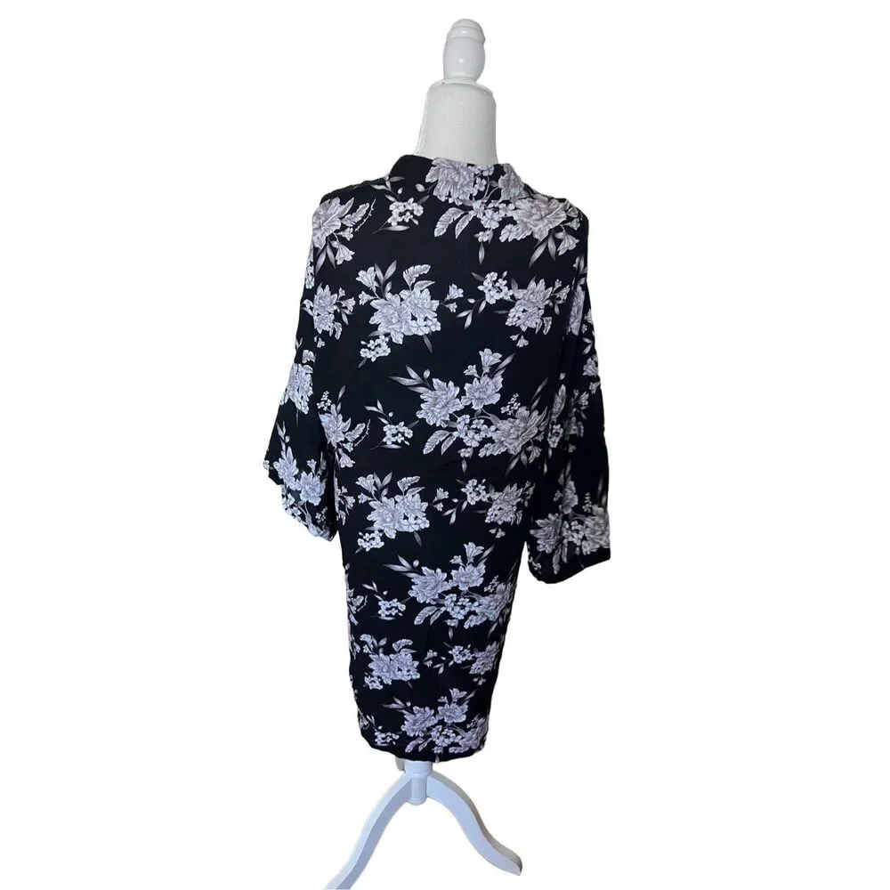 Spiritual gangster kimono sleeve floral robe one size EUC